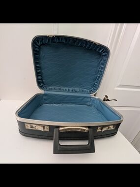 Vintage Blue Hard Case Carry On Travel Luggage Suitcase MCM Clean No Key